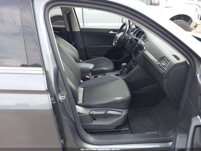 3VV3B7AX4JM119925 Volkswagen Tiguan 2.0t Se/2.0t Sel