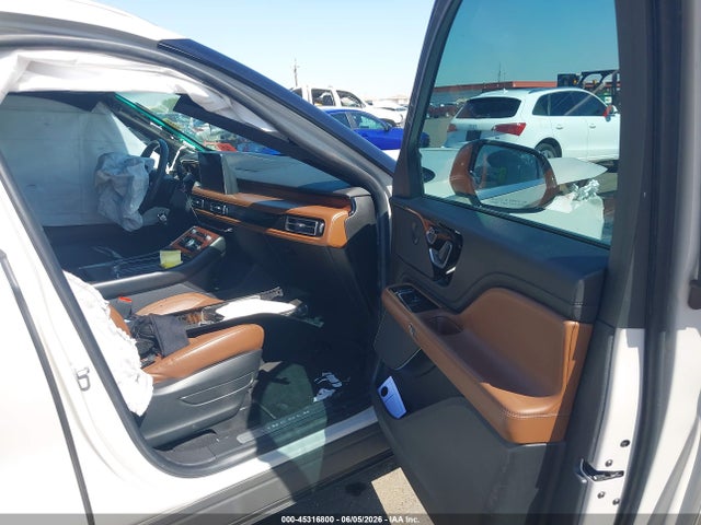 5LM5J7WC9NGL01600 Lincoln Aviator Reserve