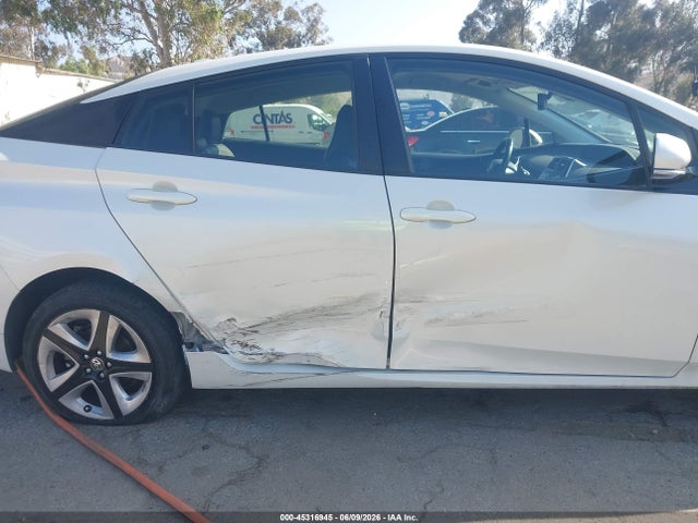 Продажа на аукционе авто 2016 Toyota Prius Four Touring, vin: JTDKARFU5G3519946, номер лота: 45316945
