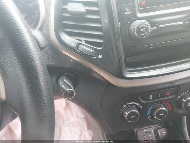 1C4PJMAB8GW192990 Jeep Cherokee Sport