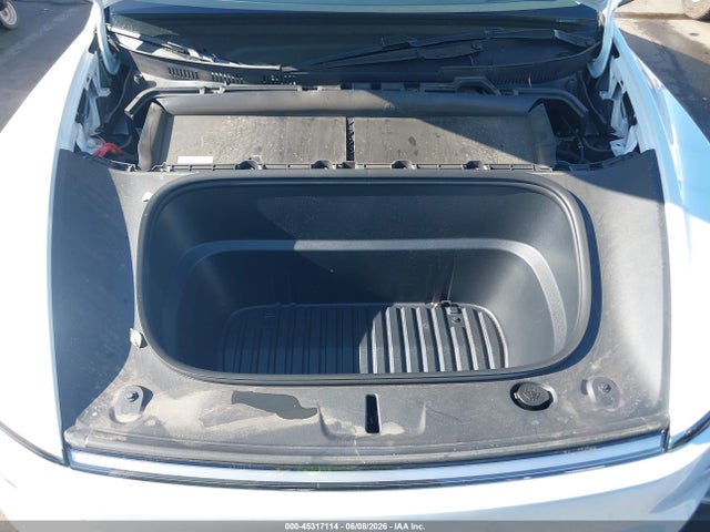 Tesla Model Y 2026 7SAYGDED2TA475611 Image 10