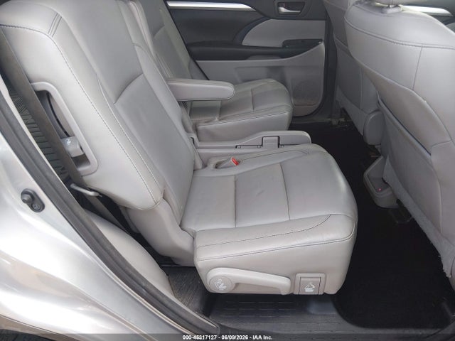 Продаж на аукціоні авто 2016 Toyota Highlander Xle V6, vin: 5TDJKRFHXGS352316, номер лоту: 45317127