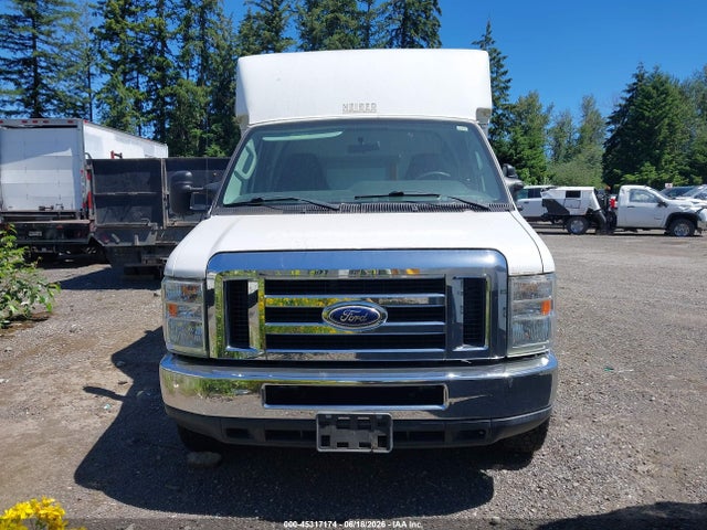 Ford E-350 Cutaway 2015 1FDWE3FL8FDA20699 Image 15