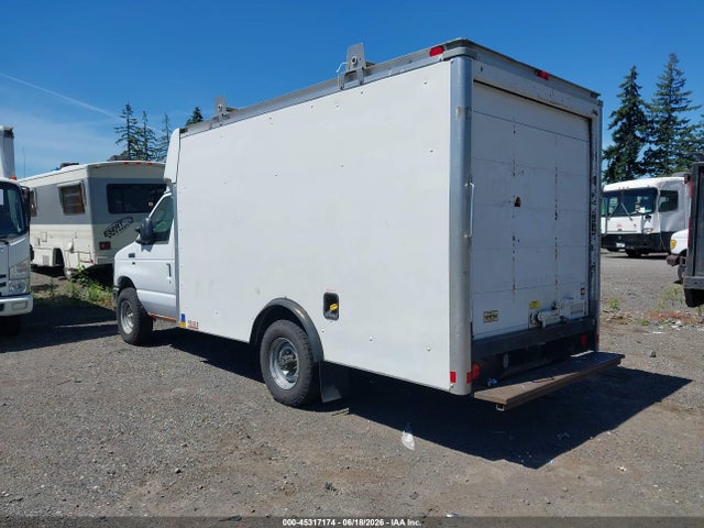Ford E-350 Cutaway 2015 1FDWE3FL8FDA20699 Image 3