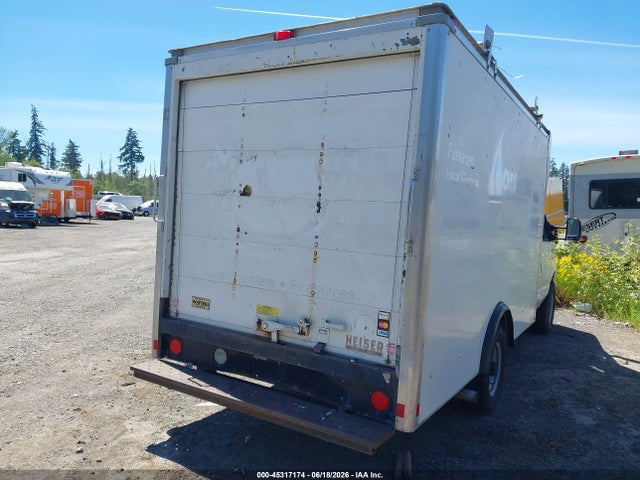 Ford E-350 Cutaway 2015 1FDWE3FL8FDA20699 Image 4