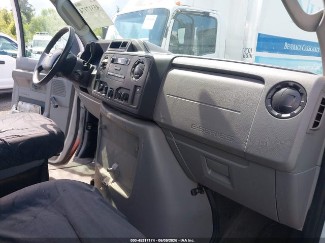 Ford E-350 Cutaway 2015 1FDWE3FL8FDA20699 Image 7