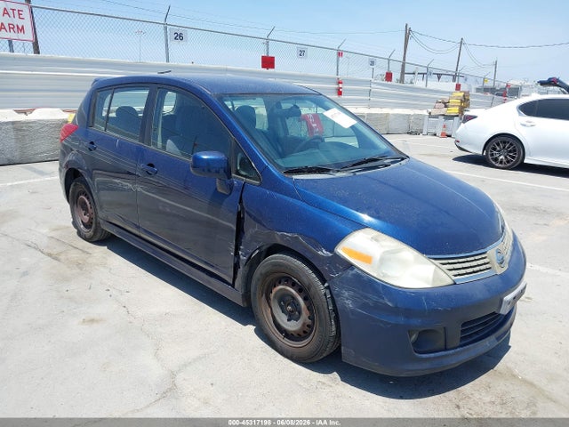 45317198 :رقم المزاد ، 3N1BC13E68L358783 vin ، 2008 Nissan Versa 1.8s مزاد بيع
