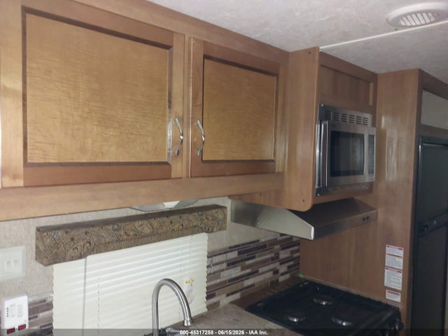 Coachmen Catalina 2016 5ZT2CAUB2GA022618 Image 15