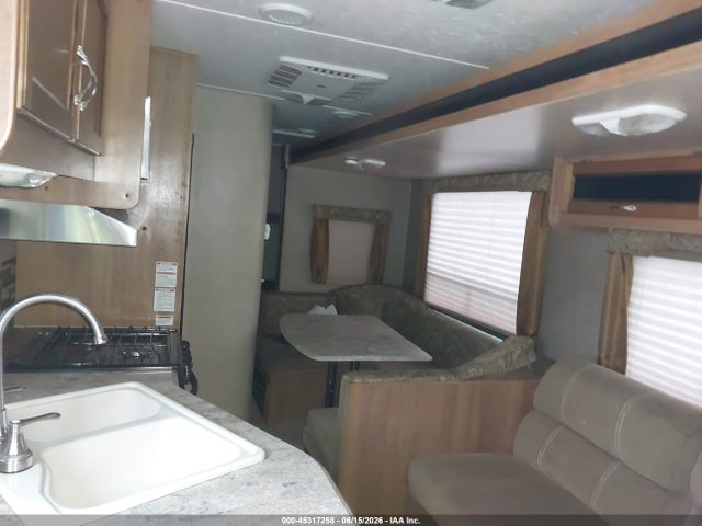 Coachmen Catalina 2016 5ZT2CAUB2GA022618 Image 17