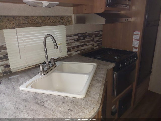Coachmen Catalina 2016 5ZT2CAUB2GA022618 Image 12