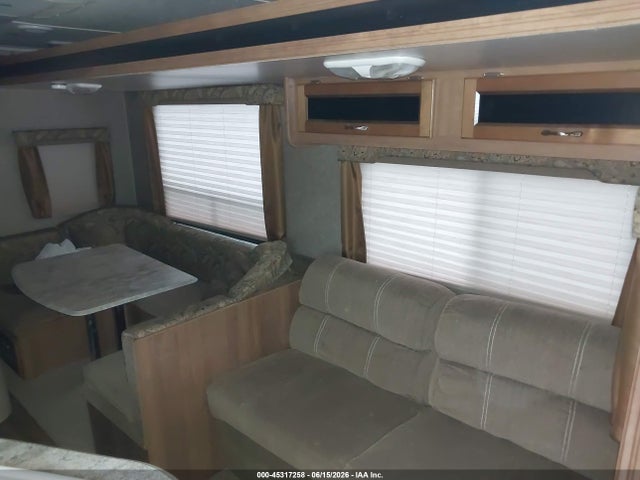 Coachmen Catalina 2016 5ZT2CAUB2GA022618 Image 13