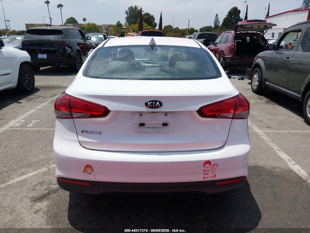 KIA FORTE LX 2018 3KPFL4A74JE220948 Image 16