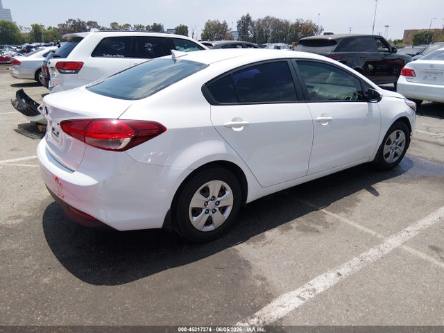 KIA FORTE LX 2018 3KPFL4A74JE220948 Image 4