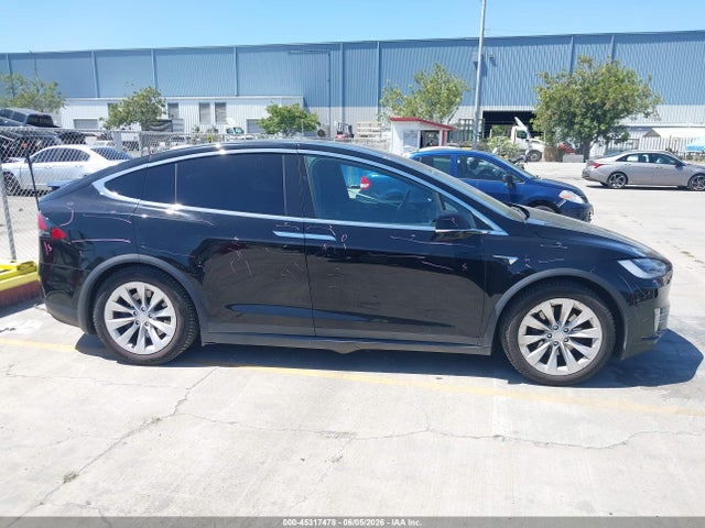 45317478 :رقم المزاد ، 5YJXCAE24JF138343 vin ، 2018 Tesla Model X 100d/75d/p100d مزاد بيع