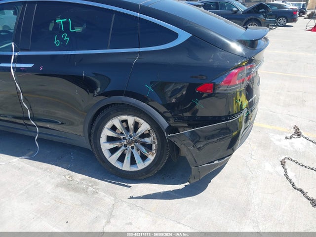 45317478 :رقم المزاد ، 5YJXCAE24JF138343 vin ، 2018 Tesla Model X 100d/75d/p100d مزاد بيع