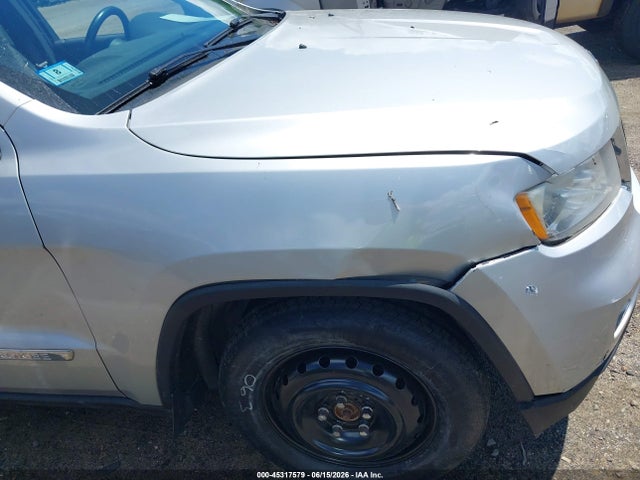 2011 Jeep Grand Cherokee Laredo მანქანა იყიდება აუქციონზე, vin: 1J4RR4GGXBC717704, აუქციონის ნომერი: 45317579