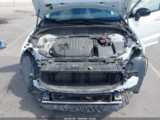 YV4L12RK6R1774736 Volvo Xc60 B5 Core Dark Theme