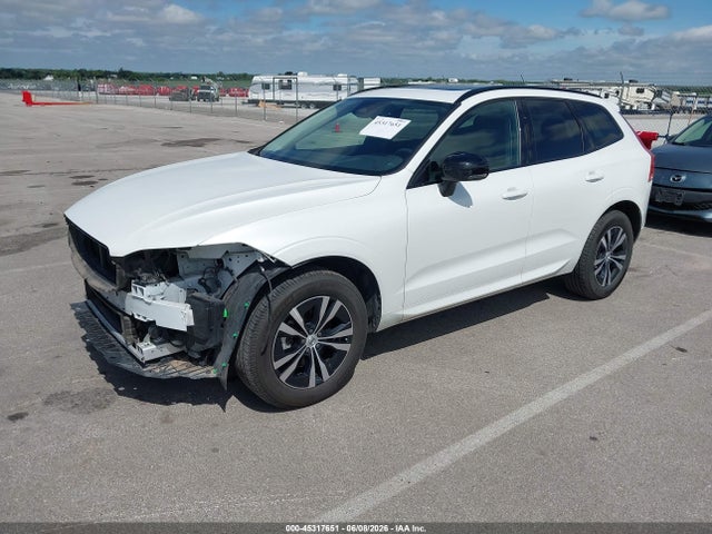 YV4L12RK6R1774736 Volvo Xc60 B5 Core Dark Theme