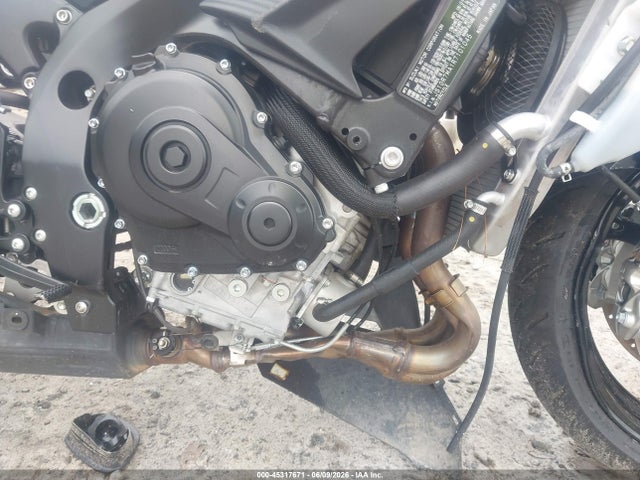 JS1GR7MA1R7101045 Suzuki GSX-R750