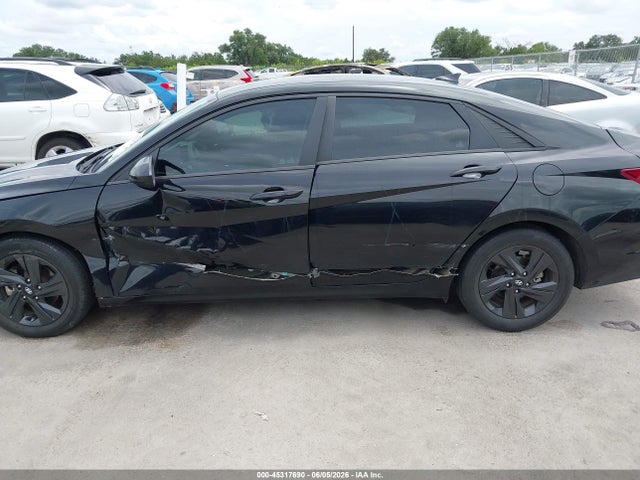 5NPLM4AG2NH053412 Hyundai ELANTRA SEL