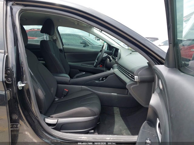 5NPLM4AG2NH053412 Hyundai ELANTRA SEL
