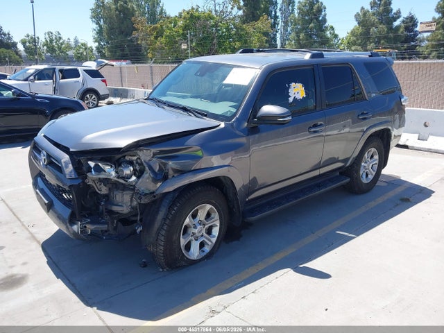 Toyota 4runner Sr5 Premium 2020 JTEBU5JR1L5807590 Image 2