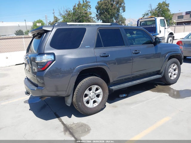 Toyota 4runner Sr5 Premium 2020 JTEBU5JR1L5807590 Image 4