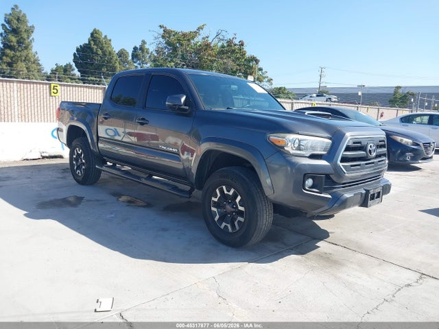 Toyota Tacoma Sr5 V6 2017 3TMAZ5CN9HM039774 zdjęcie główne