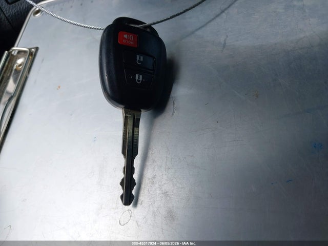 2T3BFREV0EW142383 Toyota RAV4 LE