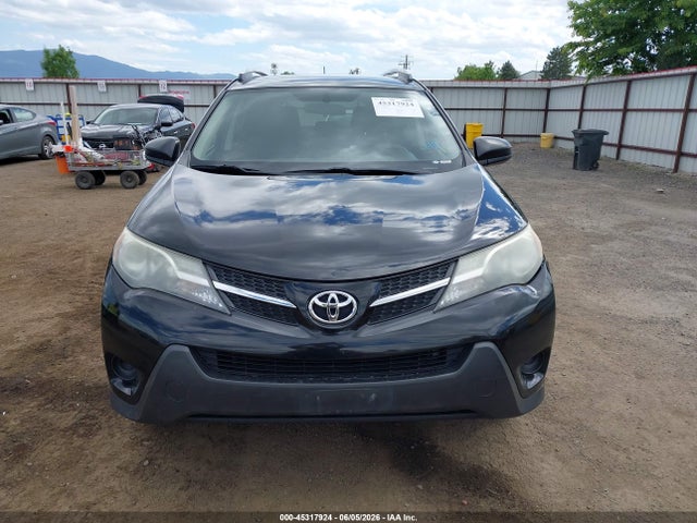 2T3BFREV0EW142383 Toyota RAV4 LE