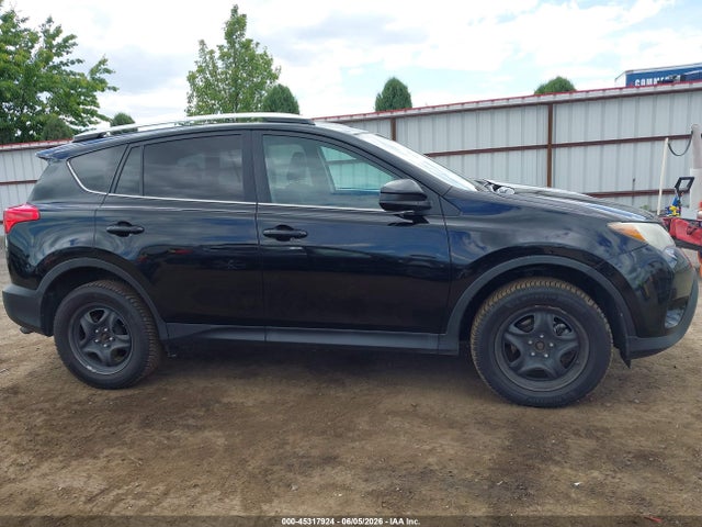 2T3BFREV0EW142383 Toyota RAV4 LE
