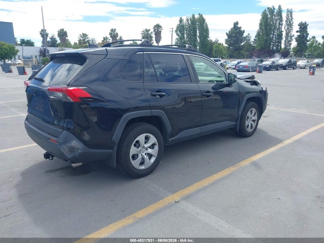 Toyota RAV4 LE 2020 JTMG1RFV9LD063758 Image 4