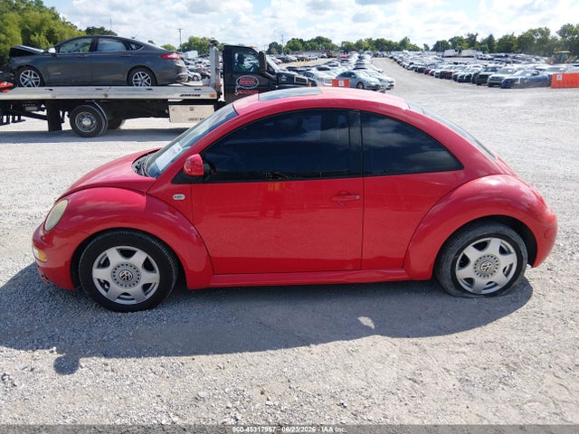 2000 Volkswagen New Beetle Glx მანქანა იყიდება აუქციონზე, vin: 3VWDD21C7YM422606, აუქციონის ნომერი: 45317957
