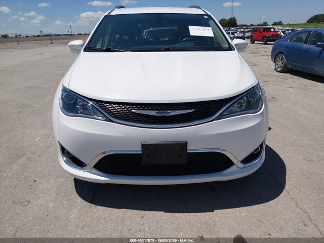 Продаж на аукціоні авто 2018 Chrysler Pacifica Touring L, vin: 2C4RC1BG8JR287691, номер лоту: 45317978