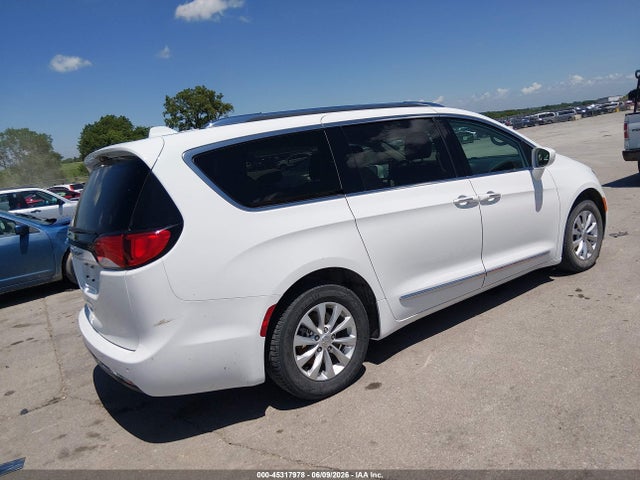 Продаж на аукціоні авто 2018 Chrysler Pacifica Touring L, vin: 2C4RC1BG8JR287691, номер лоту: 45317978