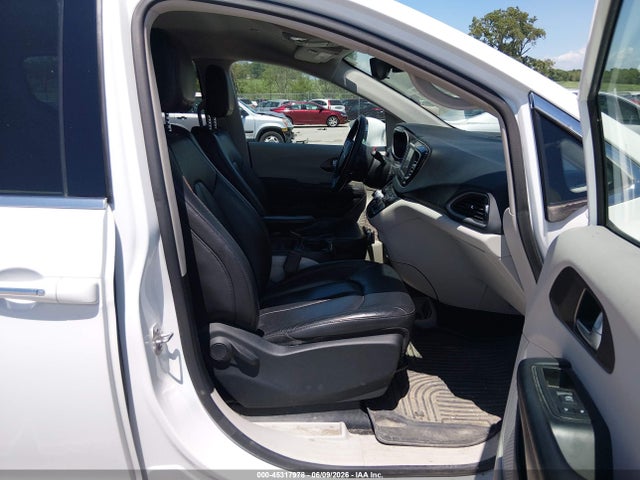 Продаж на аукціоні авто 2018 Chrysler Pacifica Touring L, vin: 2C4RC1BG8JR287691, номер лоту: 45317978