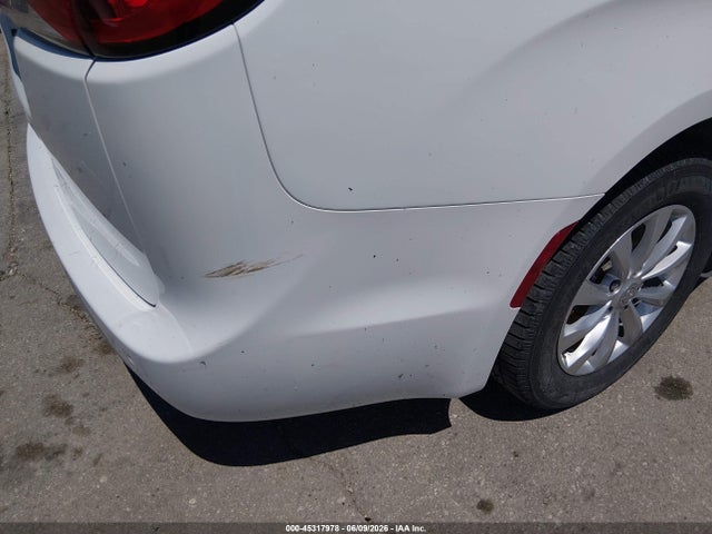 Продаж на аукціоні авто 2018 Chrysler Pacifica Touring L, vin: 2C4RC1BG8JR287691, номер лоту: 45317978