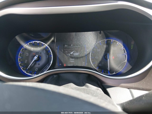 Продаж на аукціоні авто 2018 Chrysler Pacifica Touring L, vin: 2C4RC1BG8JR287691, номер лоту: 45317978