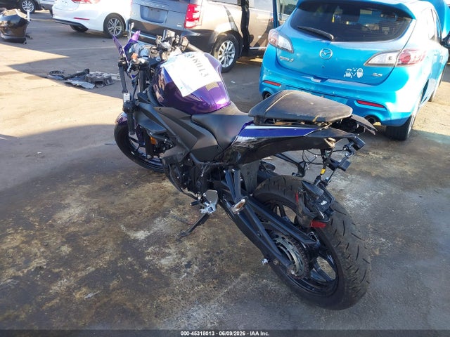45318013 :رقم المزاد ، MH3RH15Y6JK004050 vin ، 2018 Yamaha Yzfr3 A مزاد بيع
