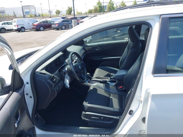 Продаж на аукціоні авто 2017 Honda Accord Sport, vin: 1HGCR2F52HA073511, номер лоту: 45318024