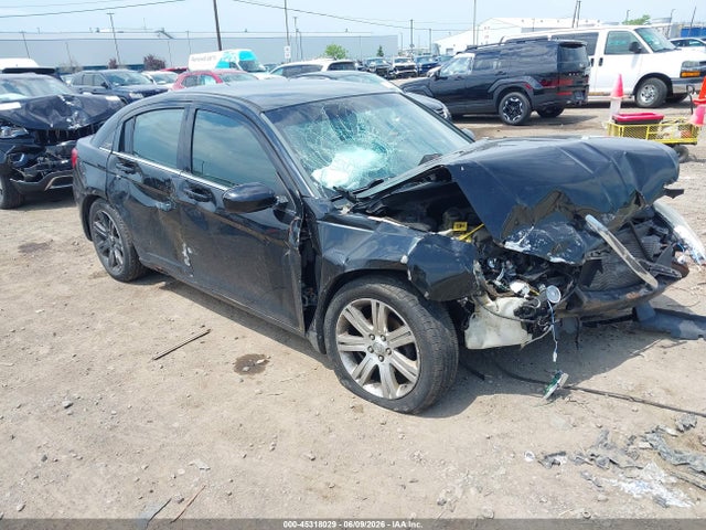 45318029 :رقم المزاد ، 1C3CCBBB8CN189216 vin ، 2012 Chrysler 200 Touring مزاد بيع