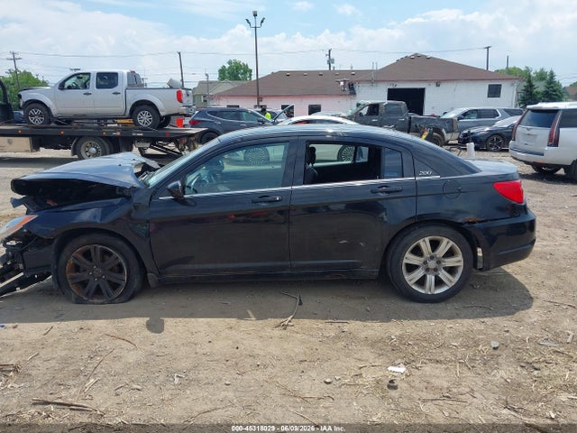 45318029 :رقم المزاد ، 1C3CCBBB8CN189216 vin ، 2012 Chrysler 200 Touring مزاد بيع