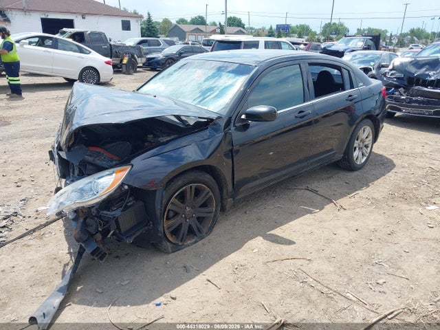 45318029 :رقم المزاد ، 1C3CCBBB8CN189216 vin ، 2012 Chrysler 200 Touring مزاد بيع