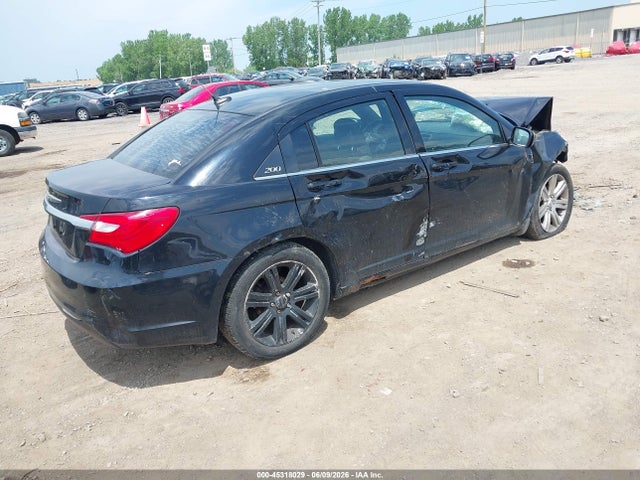 45318029 :رقم المزاد ، 1C3CCBBB8CN189216 vin ، 2012 Chrysler 200 Touring مزاد بيع
