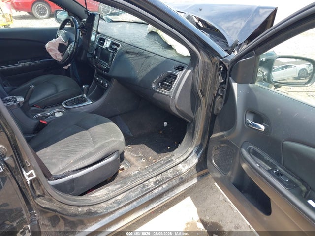 45318029 :رقم المزاد ، 1C3CCBBB8CN189216 vin ، 2012 Chrysler 200 Touring مزاد بيع