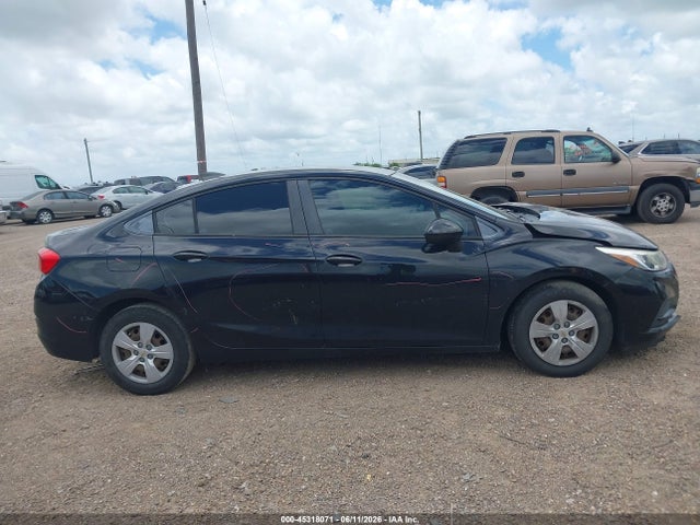 45318071 :رقم المزاد ، 1G1BC5SM8J7215446 vin ، 2018 Chevrolet Cruze Ls Auto مزاد بيع