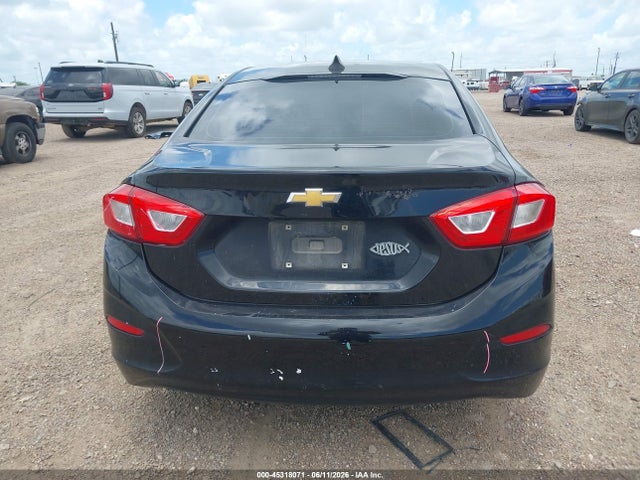 45318071 :رقم المزاد ، 1G1BC5SM8J7215446 vin ، 2018 Chevrolet Cruze Ls Auto مزاد بيع