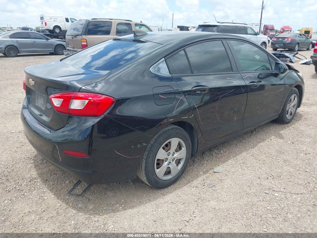 45318071 :رقم المزاد ، 1G1BC5SM8J7215446 vin ، 2018 Chevrolet Cruze Ls Auto مزاد بيع