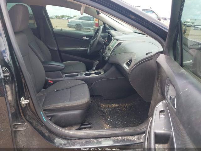 45318071 :رقم المزاد ، 1G1BC5SM8J7215446 vin ، 2018 Chevrolet Cruze Ls Auto مزاد بيع
