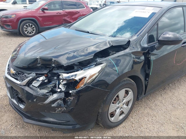 45318071 :رقم المزاد ، 1G1BC5SM8J7215446 vin ، 2018 Chevrolet Cruze Ls Auto مزاد بيع